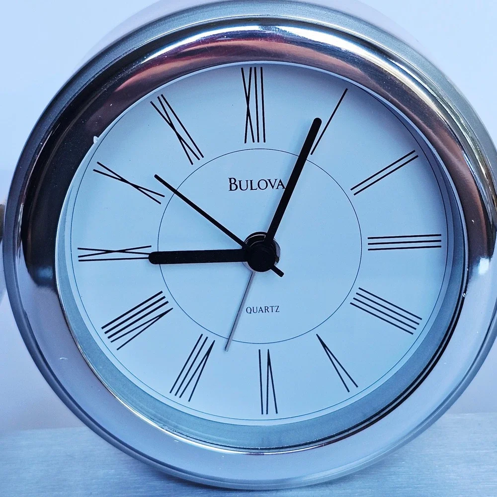 Bulova Sedona Tabletop Brushed Aluminum Clock B2450 Roman Numerals‎ WORKS 1425